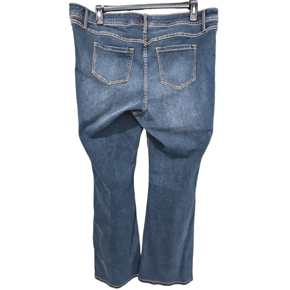 Torrid Luxe Slim Boot Jeans Medium Wash Size 20T - Picture 6 of 9